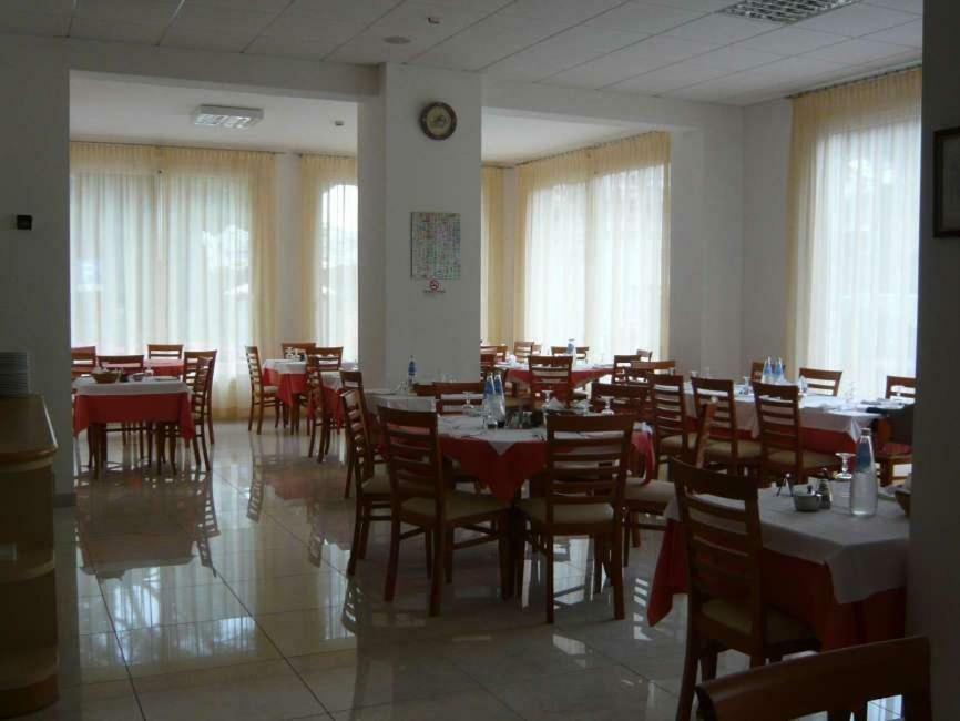 Hotel Calipso Llido Degli Estensi Ngoại thất bức ảnh